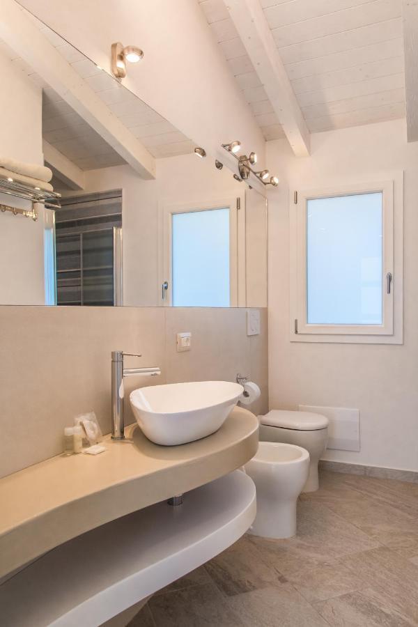 Controvento Bed and Breakfast La Maddalena  Exteriör bild