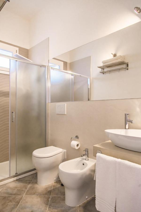 Controvento Bed and Breakfast La Maddalena  Exteriör bild