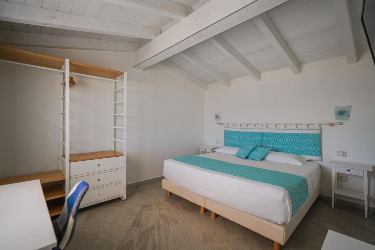 Controvento Bed and Breakfast La Maddalena  Exteriör bild